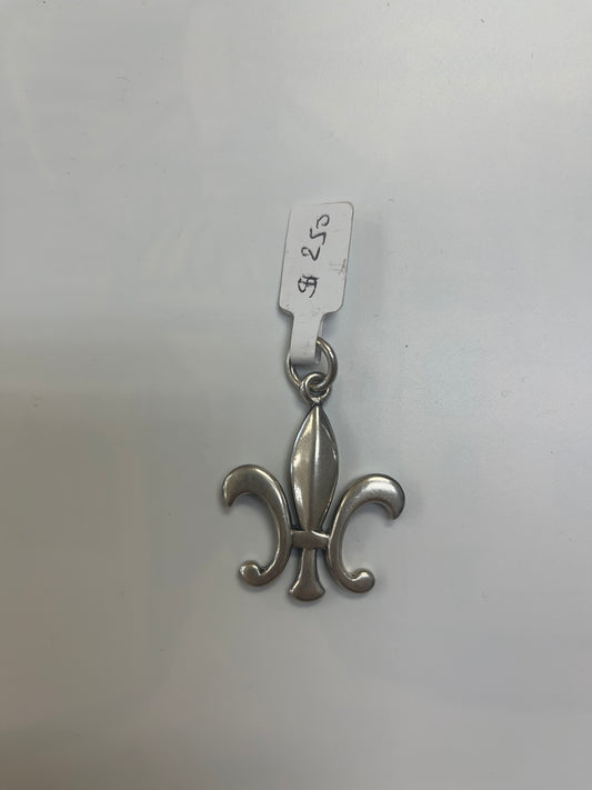 Fleur de lys Pendant